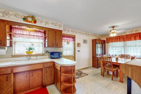 2255 S Wolf Rd S, Des Plaines, IL 60018 photo 7