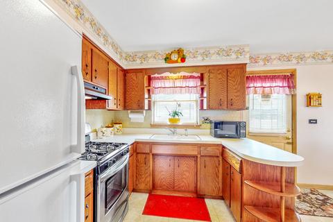 2255 S Wolf Rd S, Des Plaines, IL 60018 photo 6