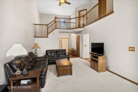 592 Brighton Ct, Elgin, IL 60123 photo 4