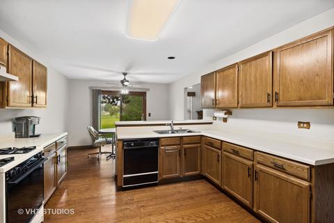 592 Brighton Ct, Elgin, IL 60123 photo 5