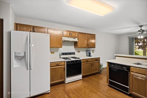 592 Brighton Ct, Elgin, IL 60123 photo 7