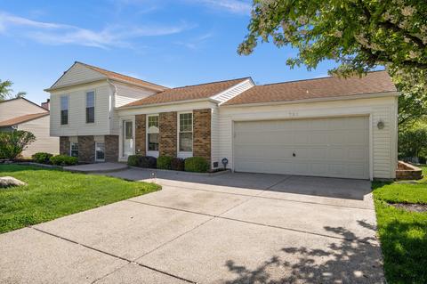 721 Hemlock Ln, Carol Stream, IL 60188