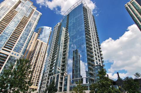 201 N Westshore Dr #2403, Chicago, IL 60601