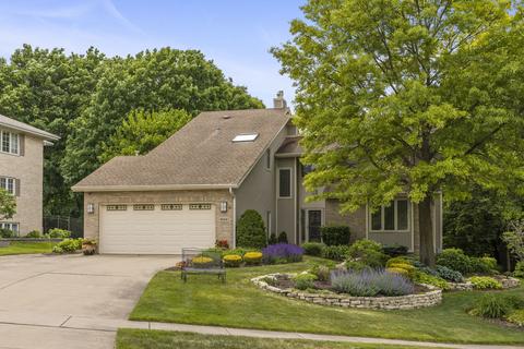 1004 Edgewood Ct, Lemont, IL 60439