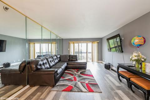 18600 Village West Dr #404, Hazel Crest, IL 60429