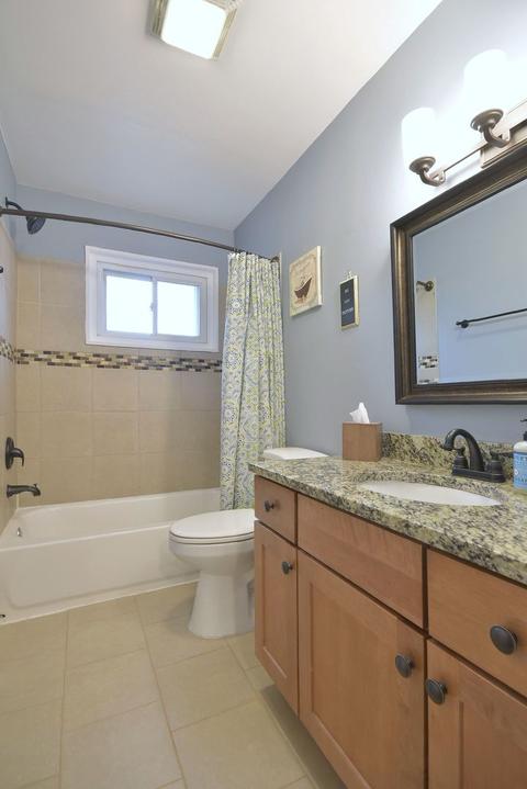 523 E Park Ave, Elmhurst, IL 60126 photo 20