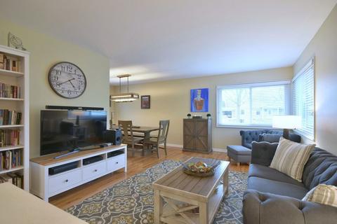 523 E Park Ave, Elmhurst, IL 60126 photo 8