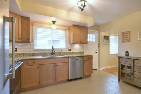 523 E Park Ave, Elmhurst, IL 60126 photo 17