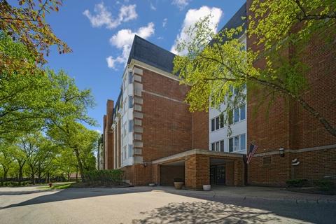 50 Lake Blvd #655, Buffalo Grove, IL 60089