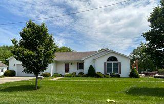 104 N Leeney St, Ogden, IL 61859