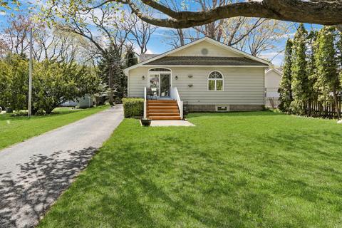 1413 3rd St, Winthrop Harbor, IL 60096