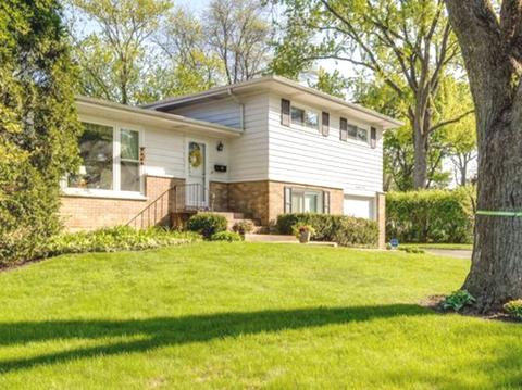 1701 Chatham Cir, Deerfield, IL 60015