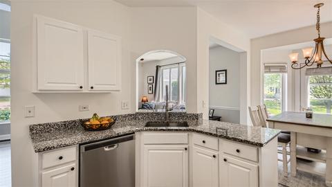 1139 Delta Ct, Elgin, IL 60123 photo 5
