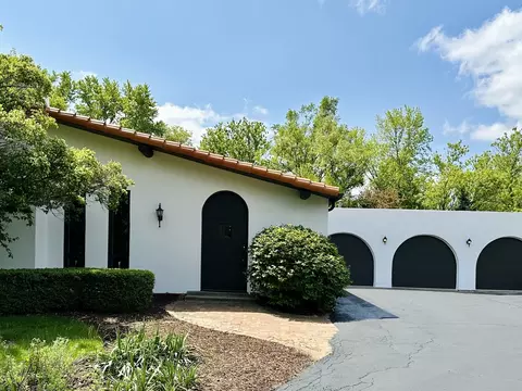 608 Fawn Ct, Sleepy Hollow, IL 60118