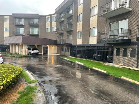 9840 S Pulaski Rd #223, Oak Lawn, IL 60453