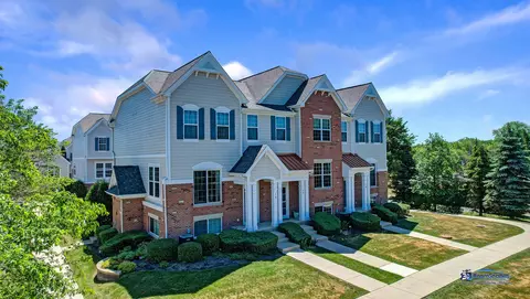 17 Bailey Ln, Lake Zurich, IL 60047