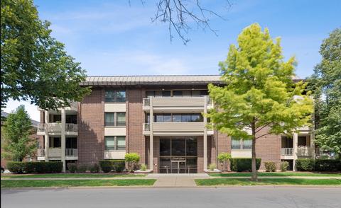 111 E Cossitt Ave #103, La Grange, IL 60525