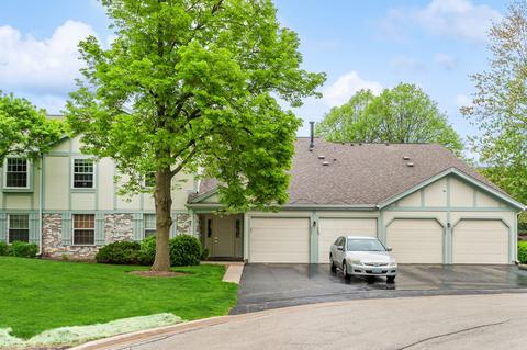 201 Blossom Ct #1-6-12, Buffalo Grove, IL 60089