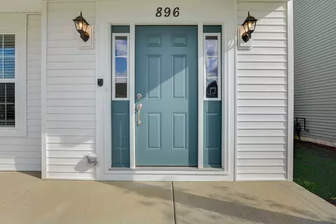 896 Simpson Ave, Elburn, IL 60119 photo 2