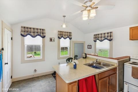 10203 Main St, Hebron, IL 60034 photo 15
