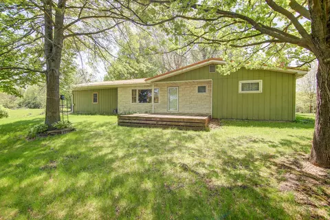 134 Summer Rd, Dixon, IL 61021