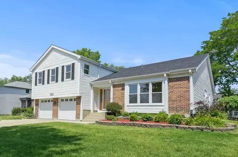 2260 Hiram Dr, Wheaton, IL 60189