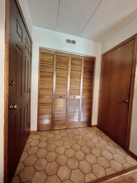 5000 Circle Ct #804, Crestwood, IL 60445 photo 3