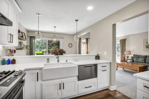 660 Lancaster Cir, Elgin, IL 60123 photo 8