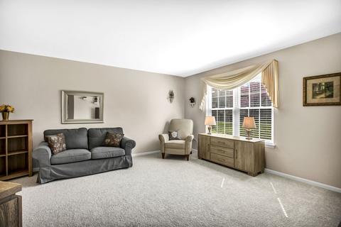 660 Lancaster Cir, Elgin, IL 60123 photo 12