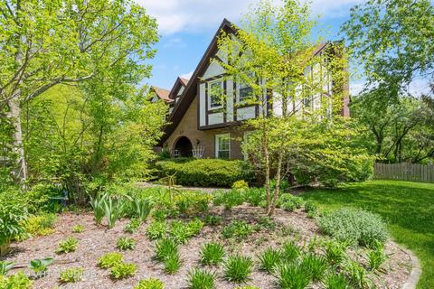 37 Winthrop New Rd, Sugar Grove, IL 60554