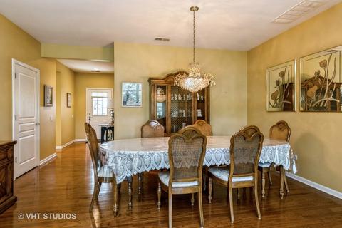2816 Edgewater Dr, Elgin, IL 60124 photo 3