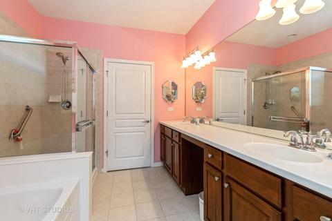 2816 Edgewater Dr, Elgin, IL 60124 photo 10
