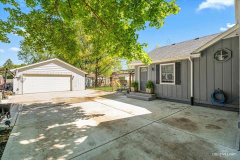 213 E Park St, Plano, IL 60545 photo 2
