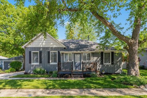 213 E Park St, Plano, IL 60545