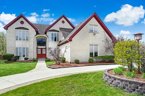 401 Kristin St, Westmont, IL 60559