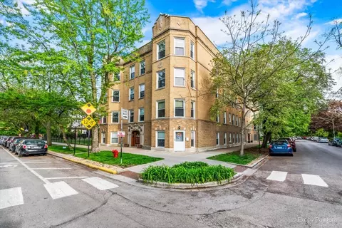 6751 N Newgard Ave #2, Chicago, IL 60626