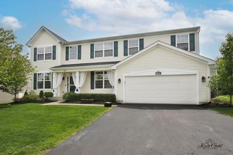 2455 W Autumn Dr, Round Lake, IL 60073