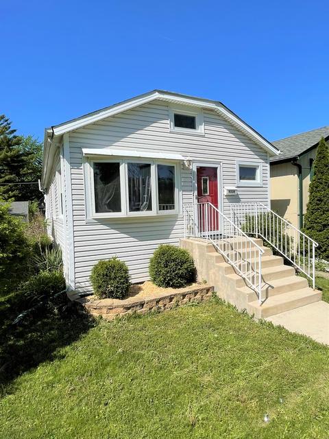 9536 Henrietta Ave, Brookfield, IL 60513