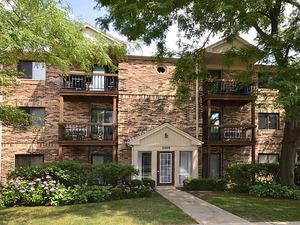 2209 Nichols Rd #F, Arlington Heights, IL 60004