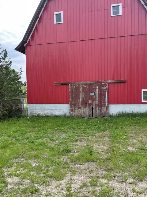 19529 Collins Rd, Marengo, IL 60152 photo 2