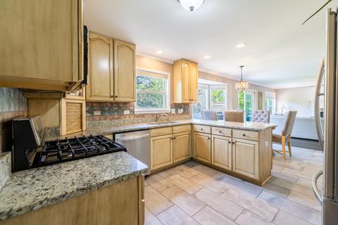 1532 Derby Ln, Bartlett, IL 60103 photo 9