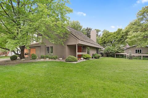 51 Chestnut Ct, Champaign, IL 61822