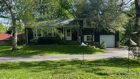 201 Olive St, Morrison, IL 61270 photo 3