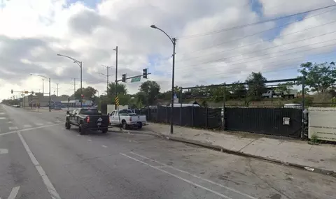 6856 S South Chicago Ave, Chicago, IL 60637