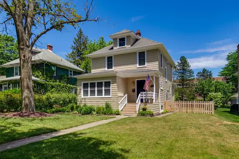 120 Atteridge Rd, Lake Forest, IL 60045