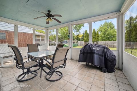 882 South St, Elgin, IL 60123 photo 12