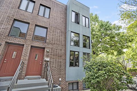 2700 W Bryn Mawr Ave #A, Chicago, IL 60659
