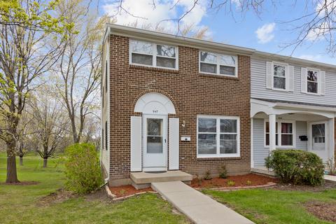 947 Banbury Ct, Schaumburg, IL 60194
