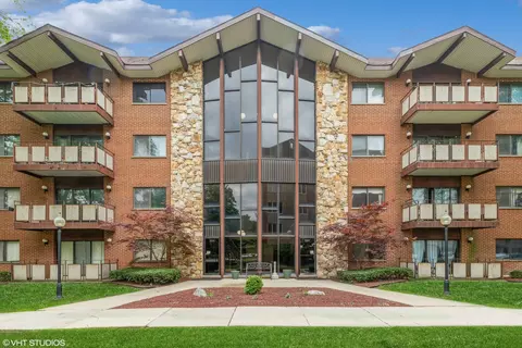 2311 183rd St #110, Homewood, IL 60430