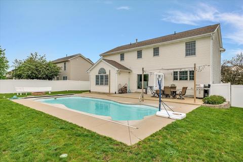 3147 Butterfly Dr, Normal, IL 61761 photo 2